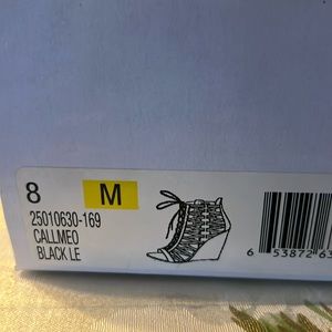 Women’s Nine West size 8 leather wedge